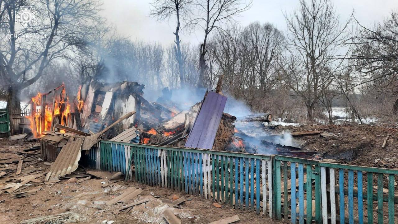 Атака дронов РФ. В селе на Сумщине возросло количество погибших. Читайте на  UKR.NET