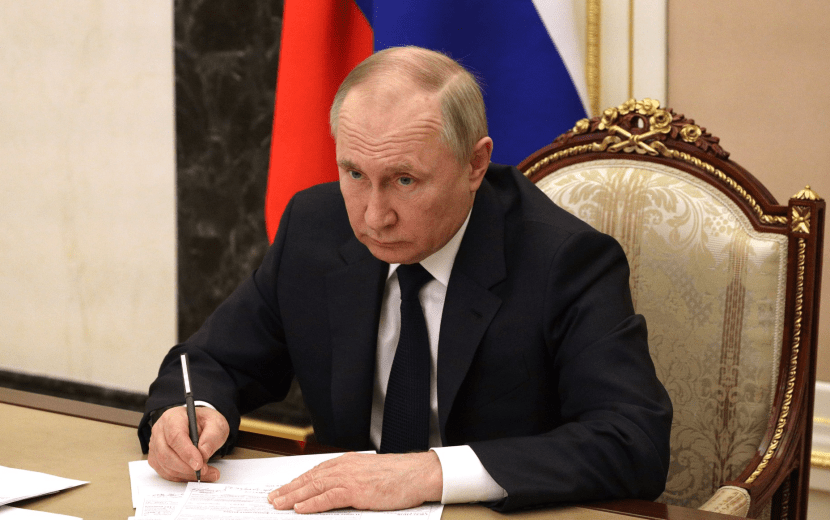 Putin again began to threaten Ukraine with an Oreshnik missile strike