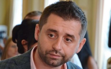 Глава "Слуги народа" лично прокомментировал скандал во фракции и конфликт с Дубинским