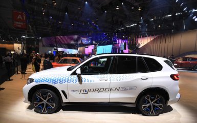 BMW iX5 с водородным двигателем