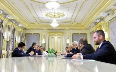 Порошенко ответил жестким заявлением на захват боевиками украинских предприятий: появилось видео