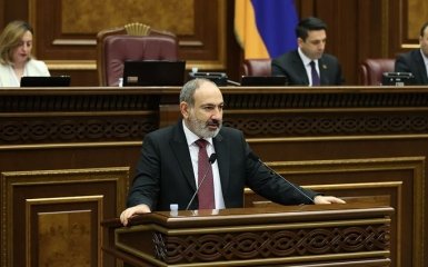 Прем'єр Вірменії Пашинян пішов у відставку