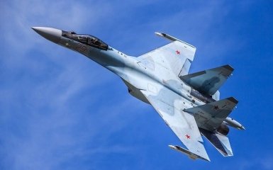 Российские истребители СУ-35 совершили пуск ракет по Одесской области