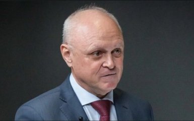 У Зеленського відреагували на зміну Порошенком командувача ООС