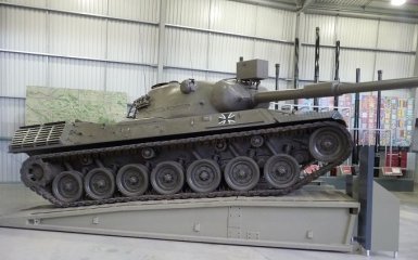 В Италии под открытым небом хранят сотню швейцарских Leopard 1 из-за запрета передать их Украине — RSI