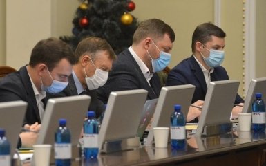 У "Слузі народу" вимагають скликати екстрене засідання через санкції США