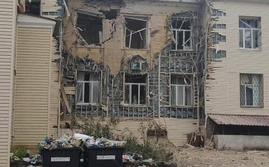 Військові армії РФ зруйнували лікарню в Бахмуті