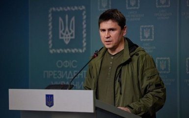 Подоляк анонсировал усиление "демилитаризации" приграничных районов РФ