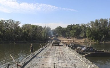 Российские военные строят понтонную переправу в Харьковской области - снимки спутника