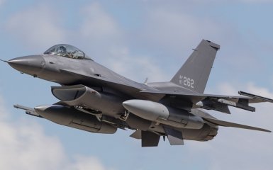 Авиатроща F-16 в Украине. США отвергают версию с уничтожением истребителя из Patriot