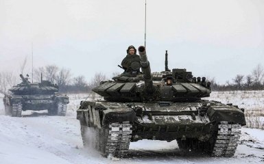 РФ заявила об отводе части войск от границы с Украиной