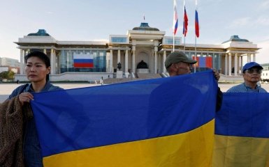 У Монголії активісти влаштували акцію протесту через візит Путіна — фото