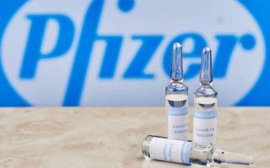 Лікарі допустили послаблену ефективність вакцини Pfizer проти штаму коронавірусу з ПАР