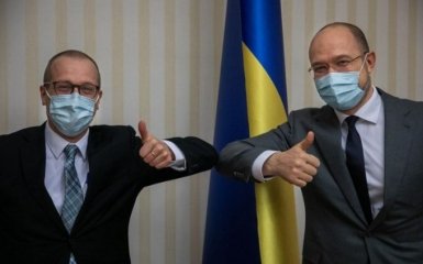 Кабмін прямо закликав ВООЗ якомога скоріше надати вакцину проти коронавірусу