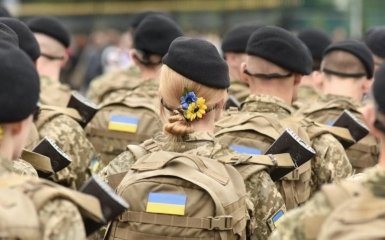 women in the army