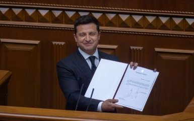 Рада предварительно поддержала законопроект Зеленского об олигархах