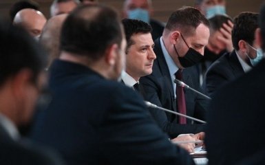 Команда Зеленського пояснила демарш під час переговорів ТКГ