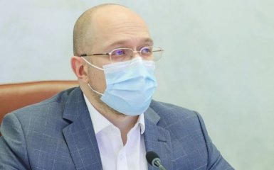 Глава Кабмина пообещал до конца года вакцинировать от COVID-19 каждого желающего