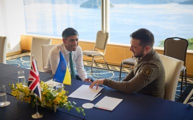 Rishi Sunak and Volodymyr Zelenskyy