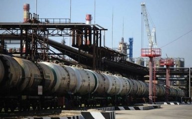 Россия продает нефтепродукты по теневым схемам в обход санкций