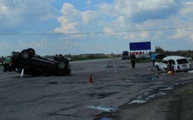 Масштабное ДТП с жертвами произошло под Днепропетровском: появились фото