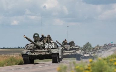 Column of Russian tanks