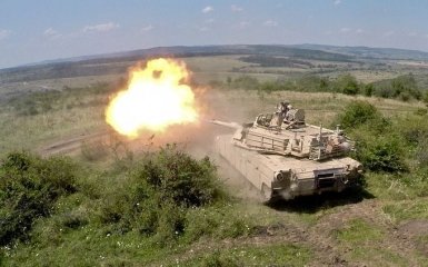 У США назвали терміни доставки перших танків Abrams в Україну — Politico