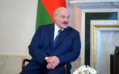 Лукашенко погрожує розмістити на кордоні з Україною російські ЗРК С-400