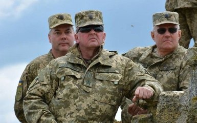 Командующий ООС предупредил о высоких рисках полномасштабного вторжения России в Украину