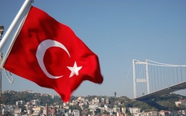 Турция закрывает Босфорский проход для российских военных кораблей
