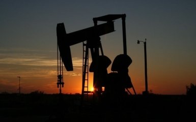 Цена нефти стремительно падает: как это отразится на Украине