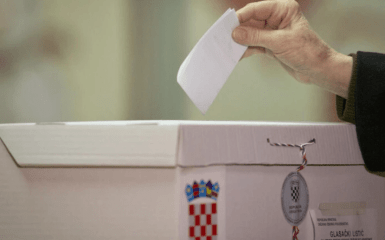 The second round of presidential elections has begun in Croatia