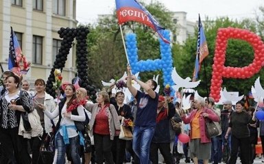 Жителів окупованого Донбасу примушують святкувати "дні республік" - розвідка