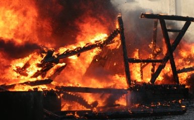 В Подмосковье вспыхнул военный аэродром Чкаловский — видео