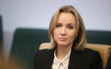 МИД требует расследовать усыновление омбудсманом РФ похищенного из Мариуполя ребенка