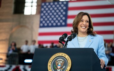 Harris ahead of Trump by 5 points — poll results