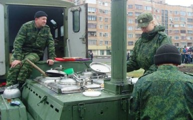 Боевики ДНР крупно оконфузились с бесплатной "солдатской едой": появились фото