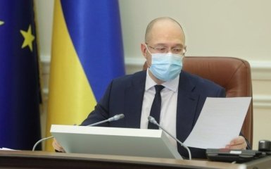 У Кабміні уточнили прогноз щодо вакцинації та карантину