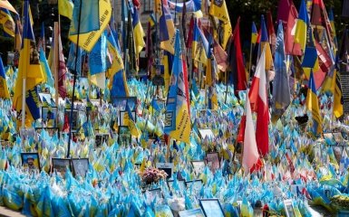 В Украине отмечают День памяти защитников и защитниц