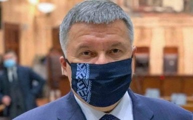 Аваков несподівано для всіх вступив в жорстку суперечку із Зеленським