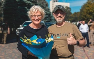 Україну з неанонсованим візитом відвідала міністерка оборони Німеччини