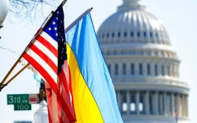 США з Україною