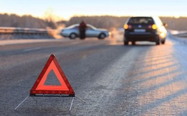 В Киеве сразу три машины попали в ДТП: появилось фото