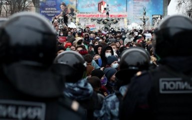 Residents of Anapa, Russia, following Krasnodar, demand to turn on the lights — video