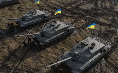 Challenger 2 tanks