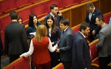 Слуга народа готовится к важному съезду - что происходит