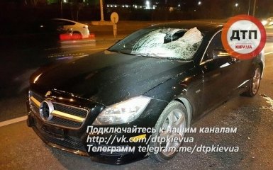 В Киеве беременная женщина на Mercedes сбила пешехода-нарушителя: появились фото